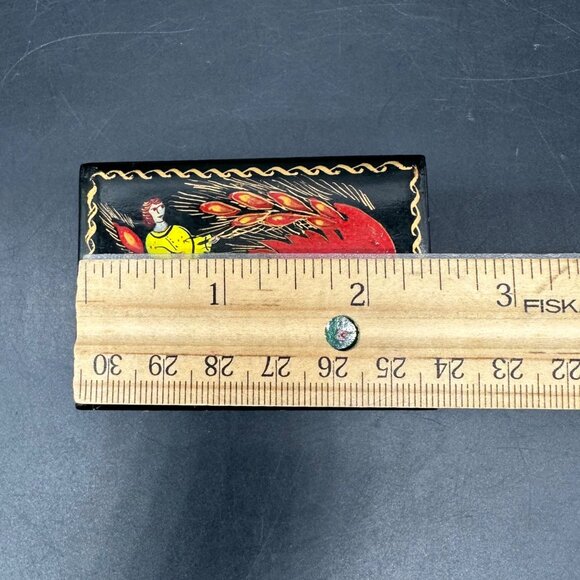Vintage Russian Hand Painted Lacquerware Trinket Box Mythical Scene Red Interior - Picture 9 of 10